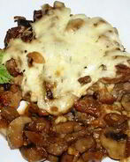 Свинина с грибами под хрустящей корочкой