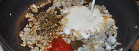 свинина в кефирном соусе на сковороде. Шаг 3