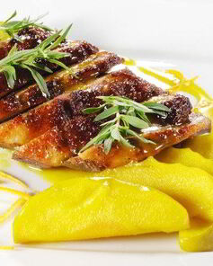 Свинина в кленовой глазури с яблоками