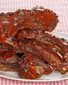 Тушеные говяжьи ребра в томатном соусе