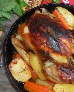 Запеченная курица с ассорти-маринадом Махеев и пикантным соусом