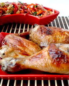 Запеченная курица с овощным салатом