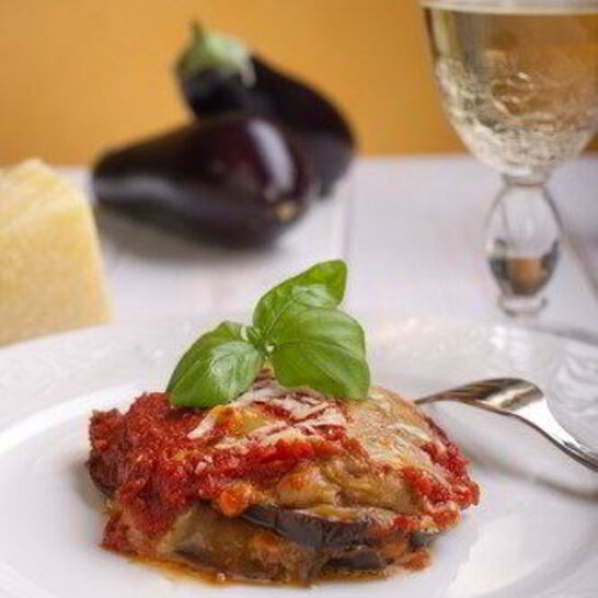 Рецепт баклажаны, запеченные с сыром, базиликом и кедровыми орешками