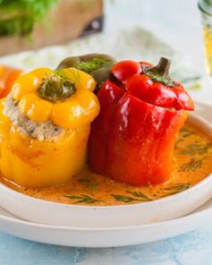 Фаршированные перцы в сметанном соусе