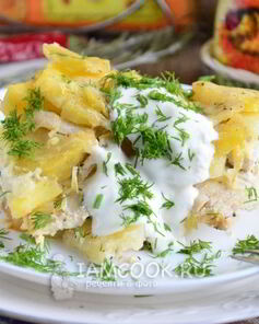 Картофель, запеченный с курицей в сметане