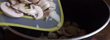 спаржевая фасоль с шампиньонами в соевом соусе. Шаг 2