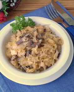 Тушеная капуста с грибами в мультиварке