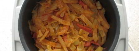 тушеная капуста с колбасой в мультиварке. Шаг 9