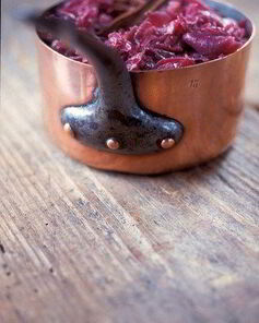 Тушеная красная капуста со специями