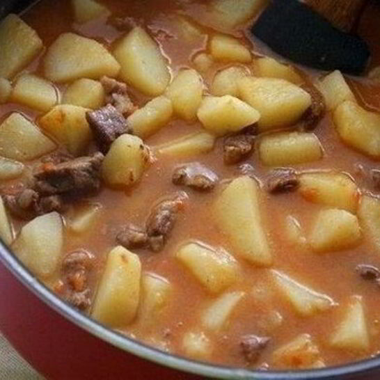 Рецепт тушеный картофель с говядиной и помидорами