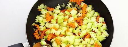 тушеные кабачки с морковью и луком. Шаг 8