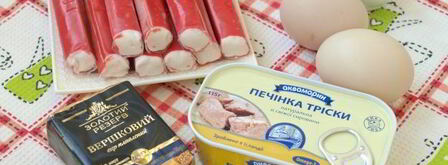крабовые палочки, фаршированные печенью трески. Шаг 2