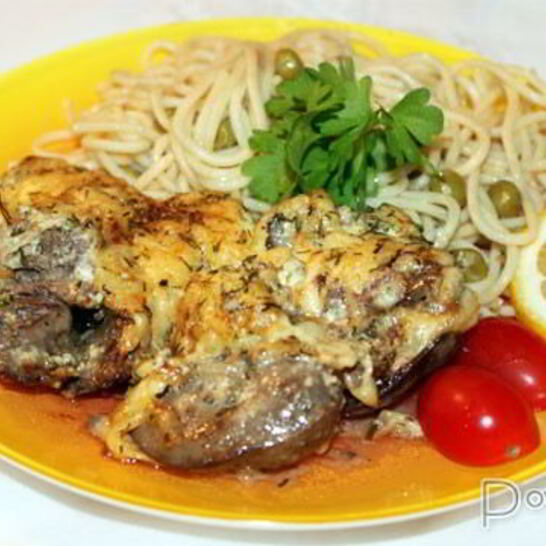 Рецепт куриная печень под сырным соусом