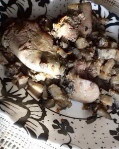 Куриная печень с грибами