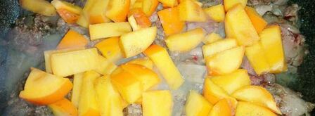 куриная печень с хурмой. Шаг 9