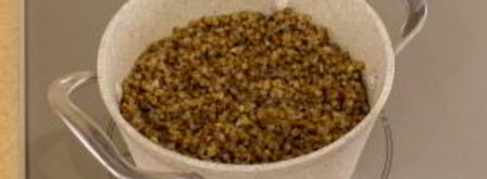 куриная печень, жаренная с грибами и гречкой. Шаг 8