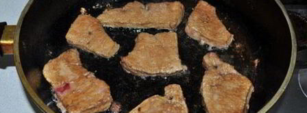 печень в томатном соусе с черносливом. Шаг 5