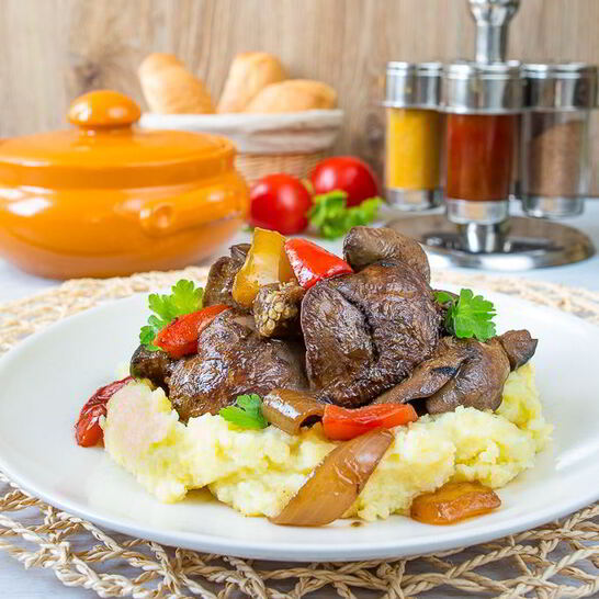 Рецепт жареная куриная печень с овощами