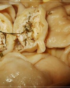 Куриные пельмени с курицей и сыром