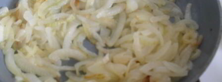 пельмени, запеченные в сметане с ветчиной и сыром. Шаг 2