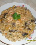 Паэлья с креветками и грибами