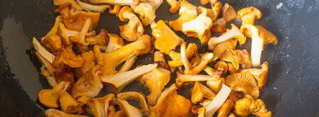 плов с курицей и лисичками. Шаг 8