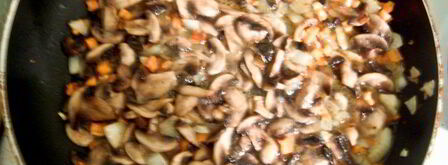 грибное рагу с яйцом пашот и крутонами. Шаг 4