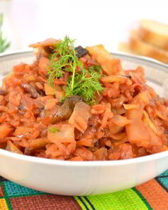 Овощное рагу с рисом и шампиньонами в мультиварке