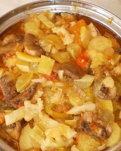 Овощное рагу с цветной капустой в мультиварке