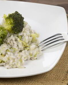 Ризотто с брокколи, орехами и сыром