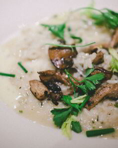 Ризотто с лесными грибами и белым вином