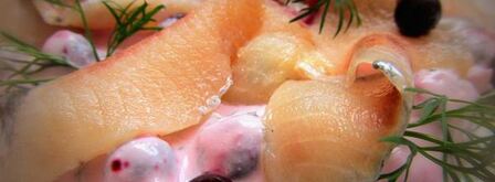 сельдь пряного посола со смородиновым соусом. Шаг 7