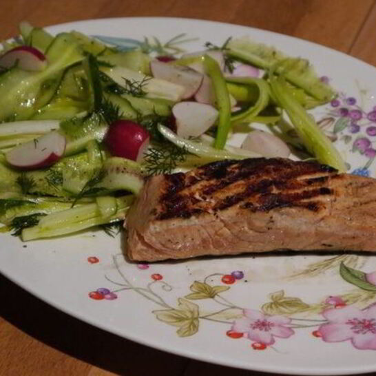 Рецепт семга с салатом из цикория, фенхеля и редиски