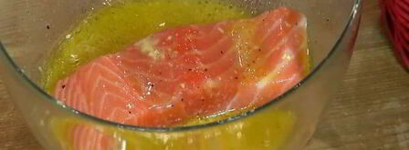 семга с салатом из цикория, фенхеля и редиски. Шаг 3