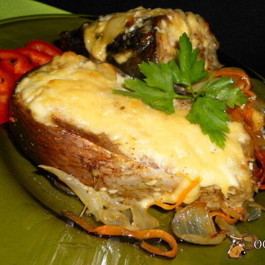 Рецепт толстолобик запеченный с овощами и сыром