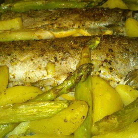 Рецепт запеченная форель со спаржей и картофелем