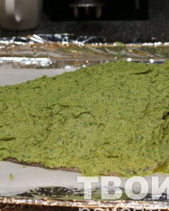 Запеченный палтус с авокадо и кедровыми орехами