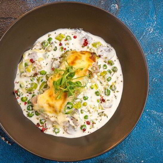 Рецепт запеченный палтус с шампиньонами и горошком