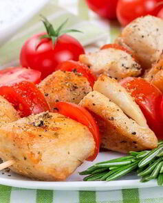 Домашний шашлык из курицы с помидорами