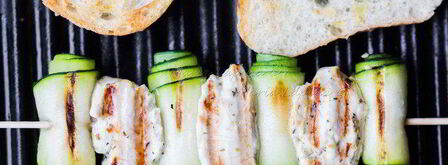 лимонно-горчичные куриные шашлычки с рулетиками из цукини. Шаг 7