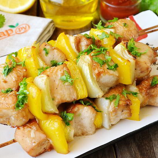 Рецепт шашлычки из курицы в меду с овощами