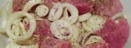 шашлык из свинины с луком. Шаг 2