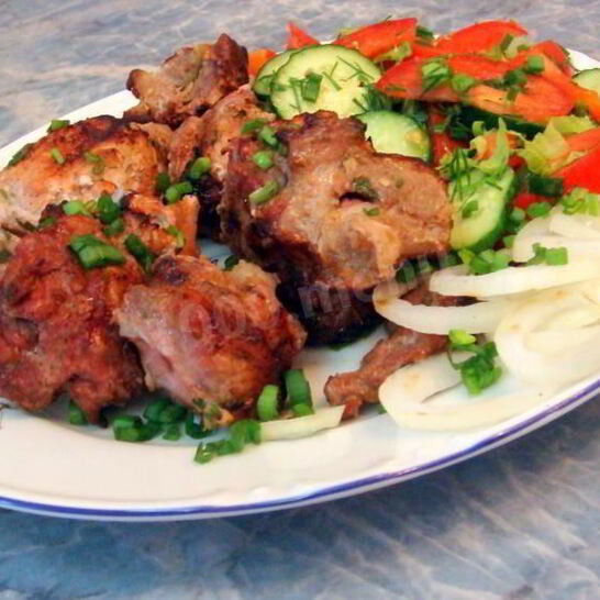Рецепт шашлык из свинины с помидорами и луком