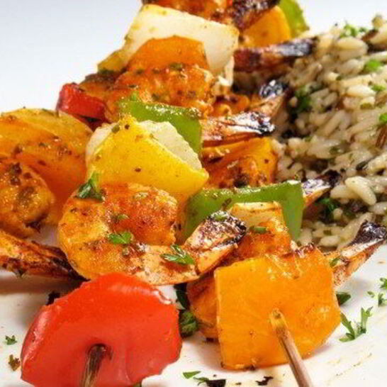 Рецепт шашлыки из креветок и манго в соке лайма