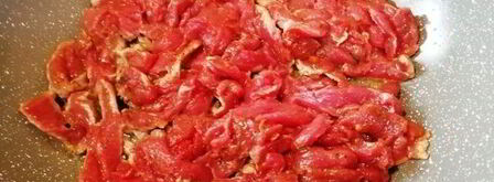 соба — гречневая лапша с говядиной и овощами. Шаг 9