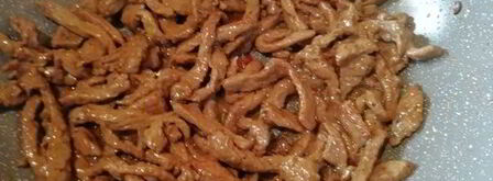 соба — гречневая лапша с говядиной и овощами. Шаг 10