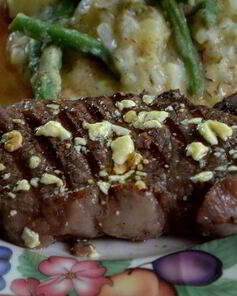 Говяжьи стейки в винном красном соусе