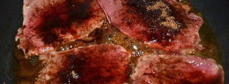 пряно-сладкие говяжьи стейки на сковороде. Шаг 2