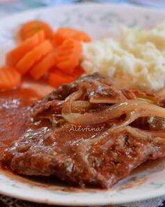 Швейцарский стейк в медленноварке