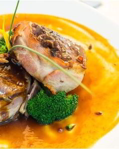 Стейк чили в апельсиново-голландском соусе